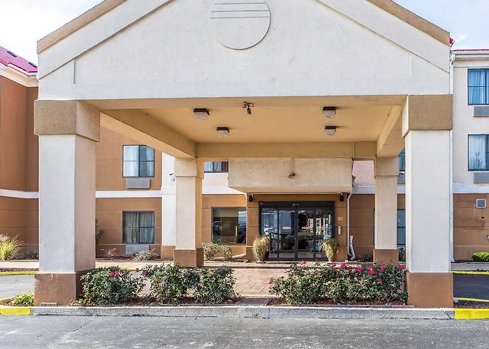 Hotel Comfort Near I-80 And I-94 4*