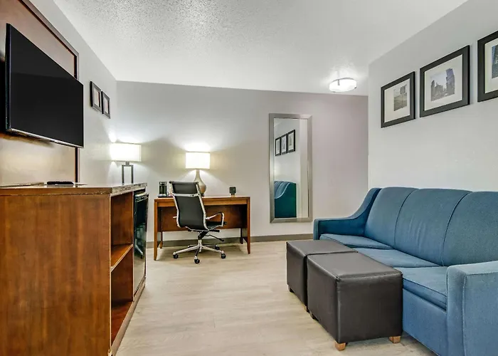 Hotel Comfort Near I-80 And I-94 4*