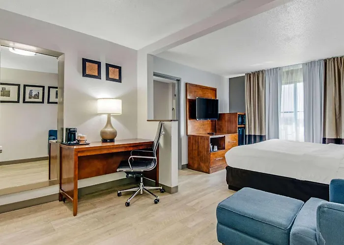 Hotel Comfort Near I-80 And I-94 4*