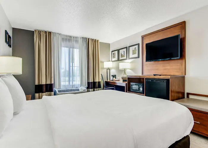Hotel Comfort Near I-80 And I-94