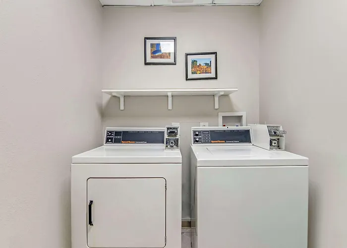 Comfort Near I-80 And I-94 Hotel 4*