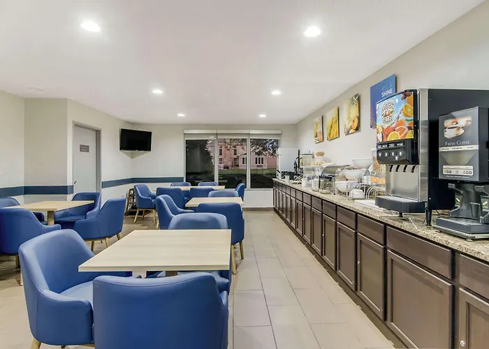 Hotel Comfort Near I-80 And I-94 4*