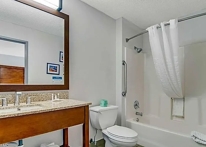 Hotel Comfort Near I-80 And I-94
