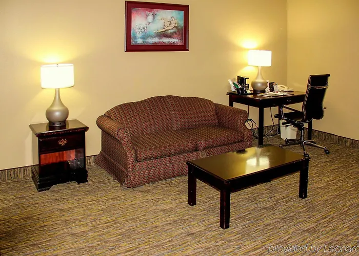 Hotel Comfort Near I-80 And I-94 Lansing