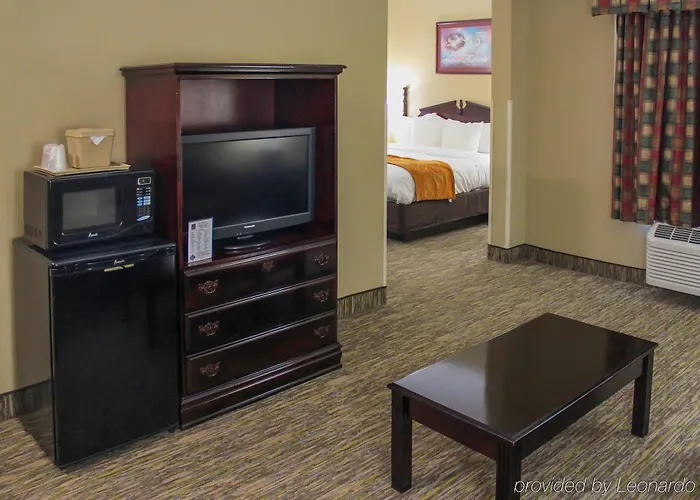 Hotel Comfort Near I-80 And I-94