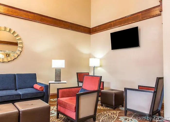 Hotel Comfort Near I-80 And I-94