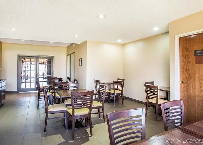 Hotel Comfort Near I-80 And I-94 4*